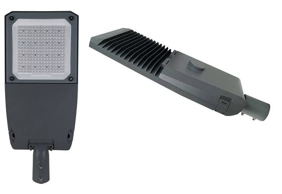 L'homme de la coulée à la matrice lumineux extérieurs lumières de rue dissipation de chaleur évier 2024 nouvellement amélioré extérieur éclairage de rue à LED