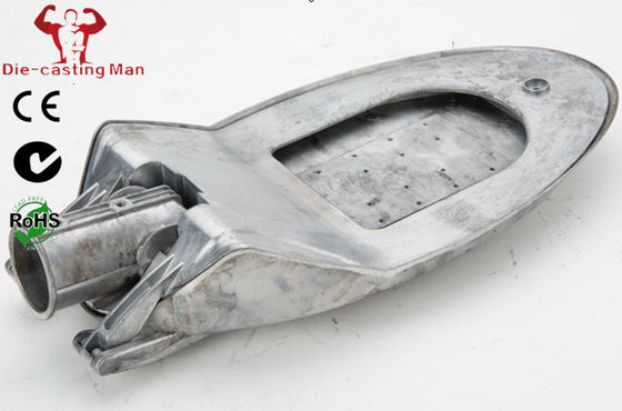 le logement extérieur de réverbère de LED avec l'universel gentil de conception a employé le matériel de l'aluminium 102