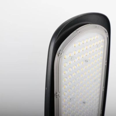 20W 30W IP66 imperméable à l'eau IK08 Aluminium sous pression 3030 SMD LED Street Light haute luminosité 130lm/w