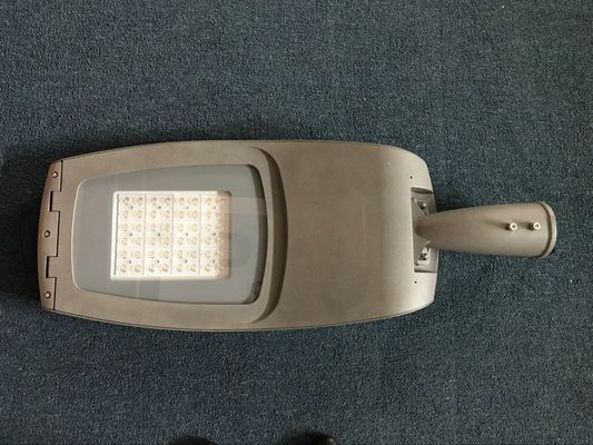 le réverbère extérieur de la route LED de 50W 60W IP65 de logement en aluminium moulage mécanique sous pression