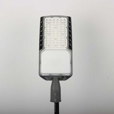 Lumières de rue à LED gris en aluminium moulé à la fonte pour éclairage résidentiel Voltage d'entrée AC90-305V